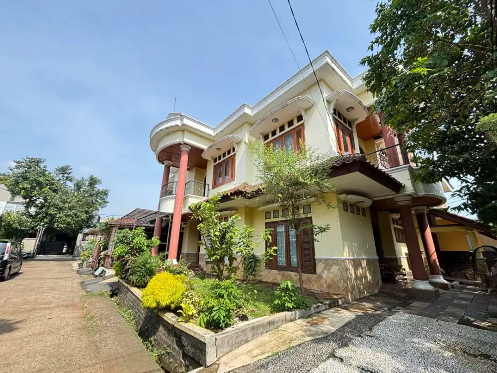 Rumah Luas 2.5  Lantai Semi Furnished di Permata Puri II Cimanggis Depok