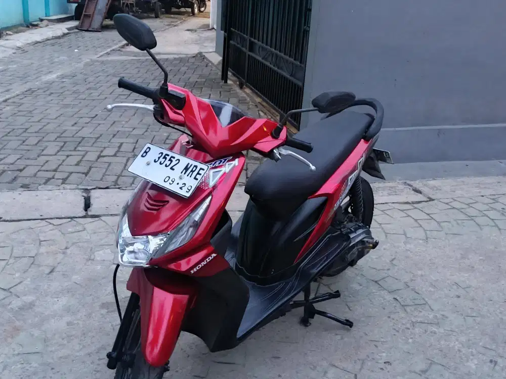 Honda beat karbu 2011 stater tokcer  halus mulus terawat