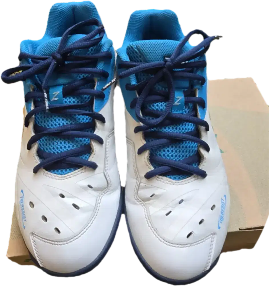 Yonex SHB Istimewa size 44