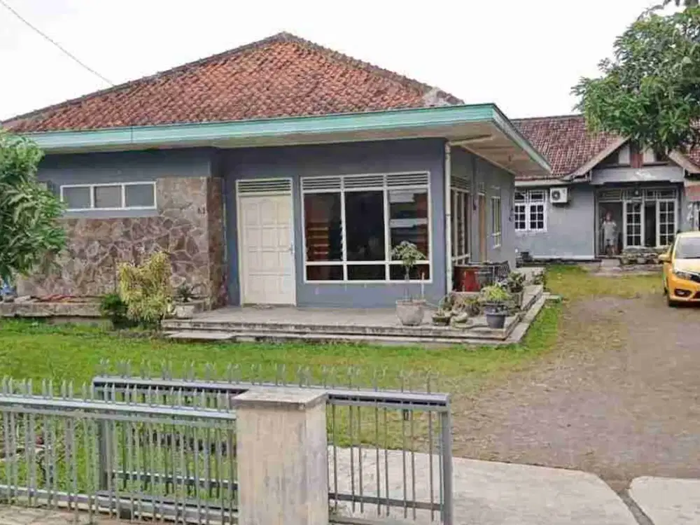 Rumah Klasik Luas Dekat Stadion Manahan Solo