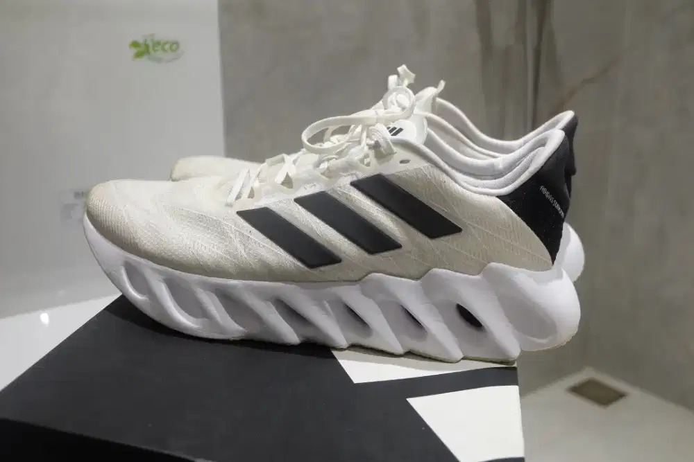 For sale Sepatu sneakres Adidas Switch FWD 2 fullset ORIGINAL 100%
