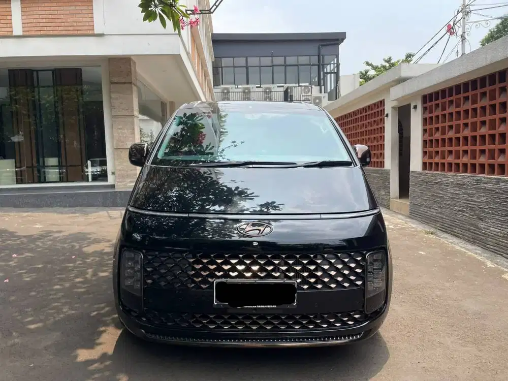 DIJUAL HYUNDAI STARIA 2.2 TAHUN 2021 MPV Mewah, KILOMETER RENDAH, JARA