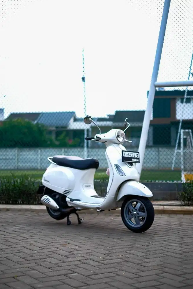 VESPA LX 150 3VIE 2013 PUTIH FAVORITE