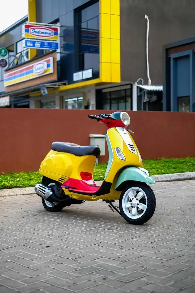 VESPA LX 125 IGET 2017 (LOOKS LIKE SEAN)