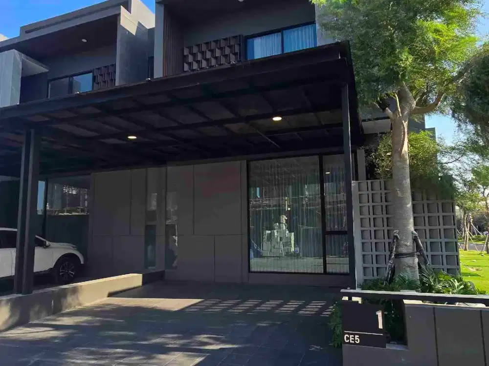 Rumah Mewah The Greenlake Citraland Dekat Sekolah Binus Surabaya