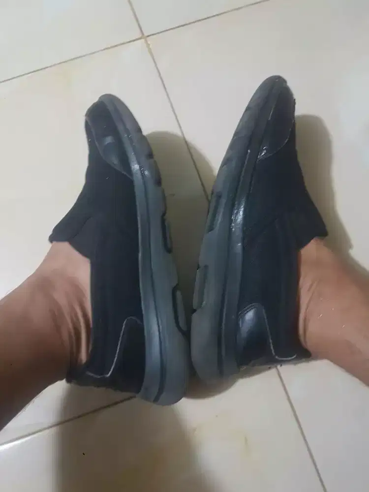 Sepatu schecher size 42