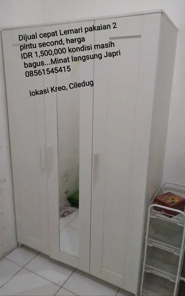 Lemari pakaian 3 pintu