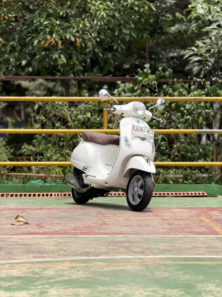 JUAL PIAGGIO VESPA LX 150 3V THN 2013 PERFECT CONDITION