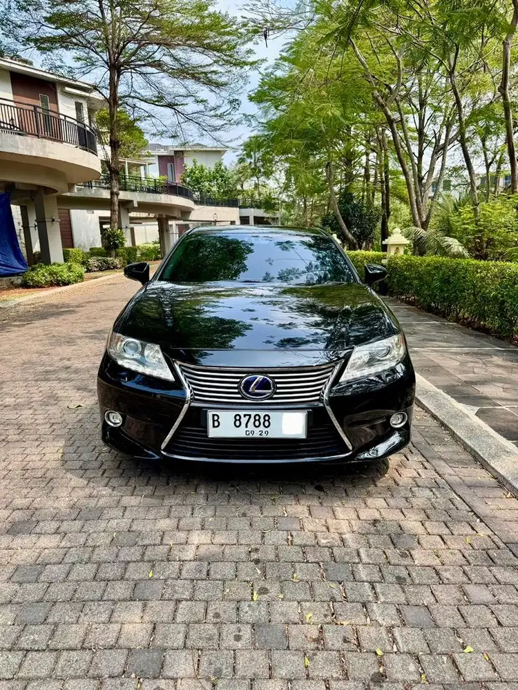 BU CASH! LEXUS ES300H HYBRID MATIC 2014 ISTIMEWA TERAWAT SEKALI GOOD