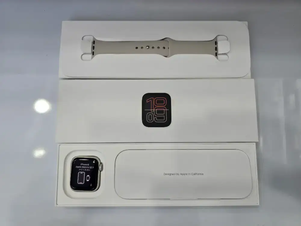 Apple Watch SE Gen 3 40mm Starlight Garansi resmi Ibox 6bln -MasterCom