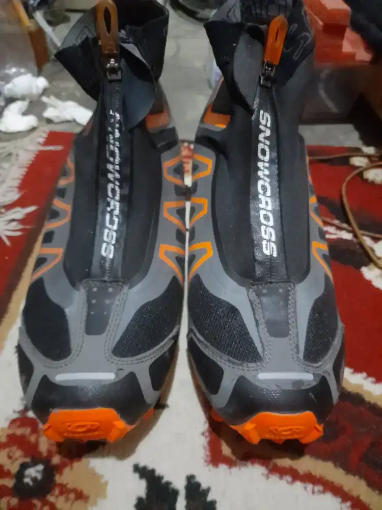 Merk sepatu Salomon