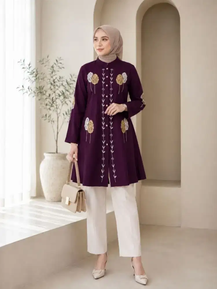 Rp160.000,-

TUNIK BORDIR
Twill Ori

3 Kancing Aktif
Fit to XL