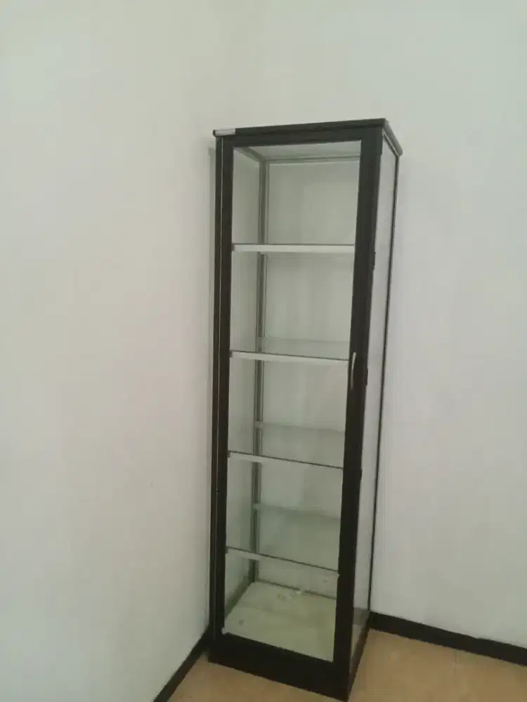 Lemari kaca hias fuul kaca