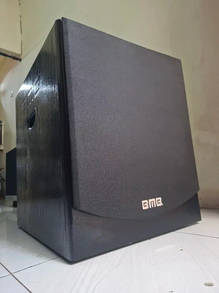 Subwoofer aktif  BMB 15in