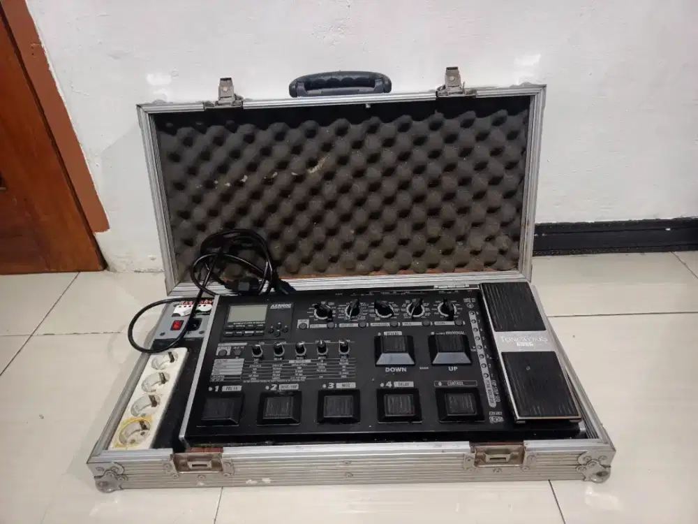 Efek Gitar Korg AX3000G + Hardcase
