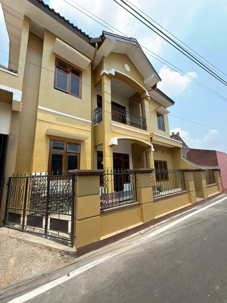 Rumah 2 Lantai di Manahan, Banjarsari – Solo | LT 209 m² | SHM | 6 KT