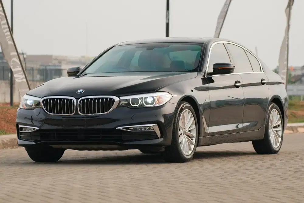 Low Odo! BMW 530i Luxury 2018 Panoramic RSE glc200 e300 c300 520i x3