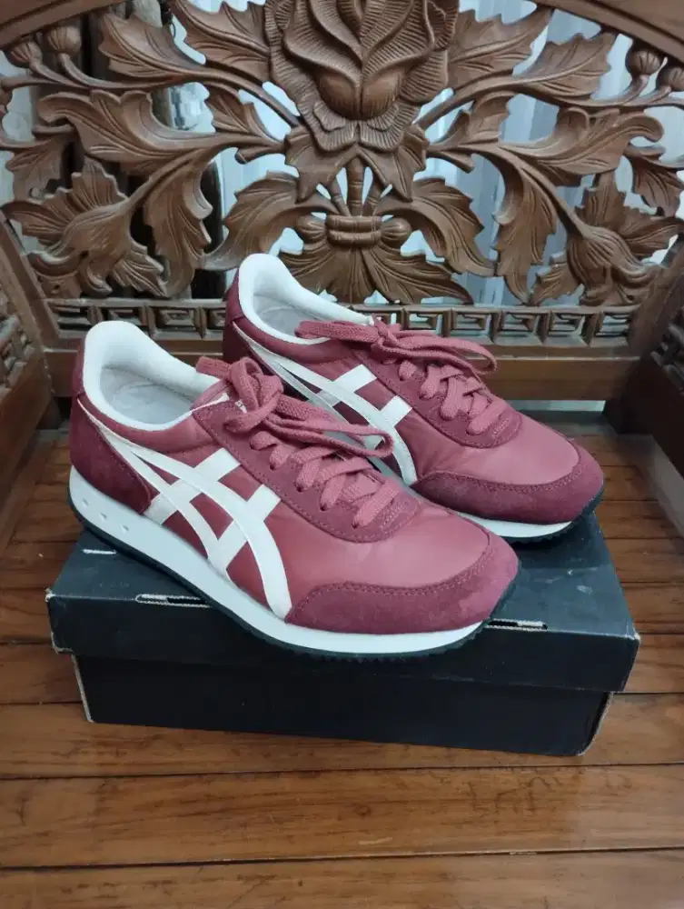 Sepatu onitsuka