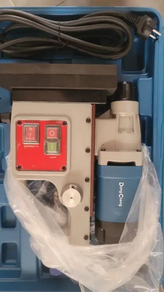 Mesin Bor Magnet Merek Dong Cheng DJC30