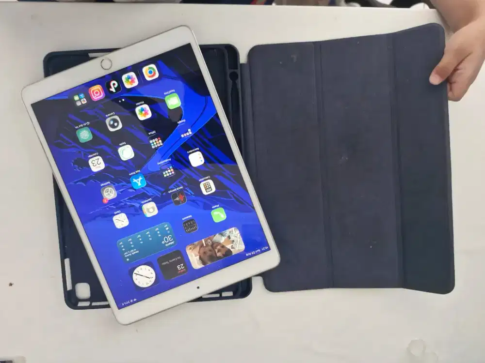 DIJUAL IPAD AIR GEN 3 64 GB Wifi Only 2020