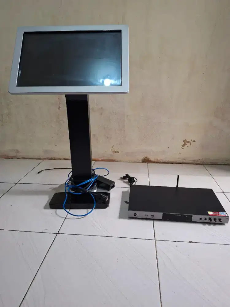 Player karaoke 2TB NAKAMICHI NKX55 + Monitor touch
