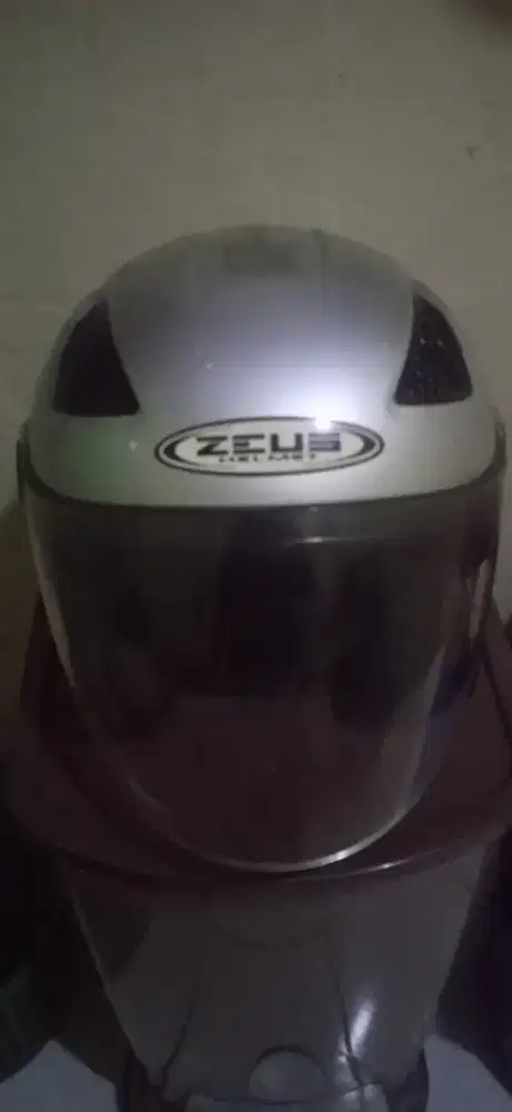 Helm zeus zs 610