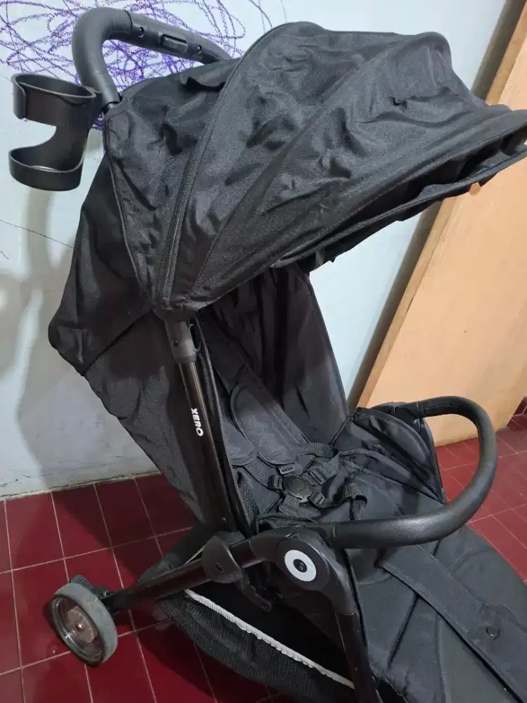 Strollet xero 3 black cat