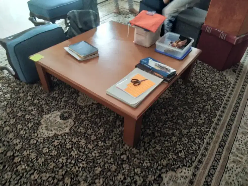 Meja lesehan  minimalis