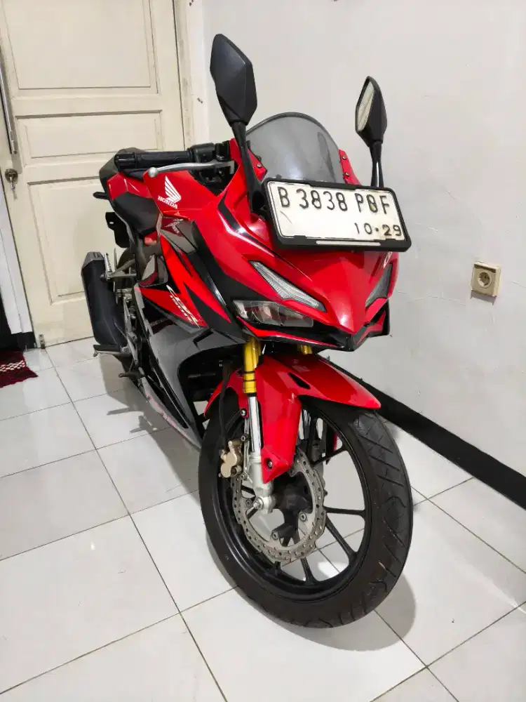 Honda CBR 150CC MERAH HITAM