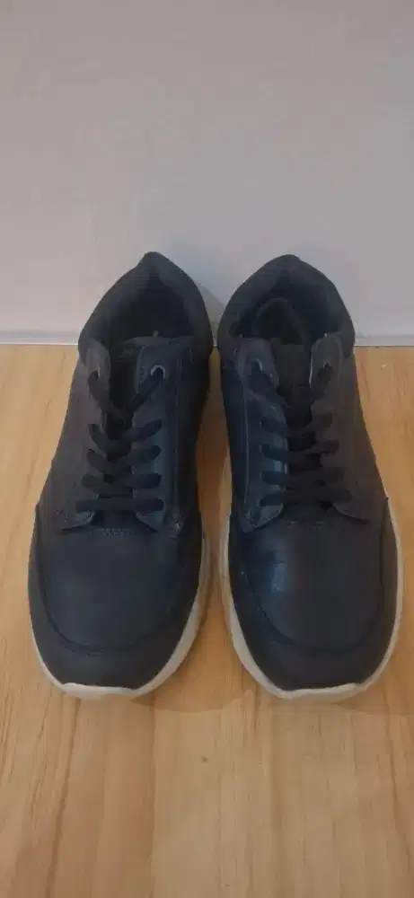 Sepatu Ecco Kulit