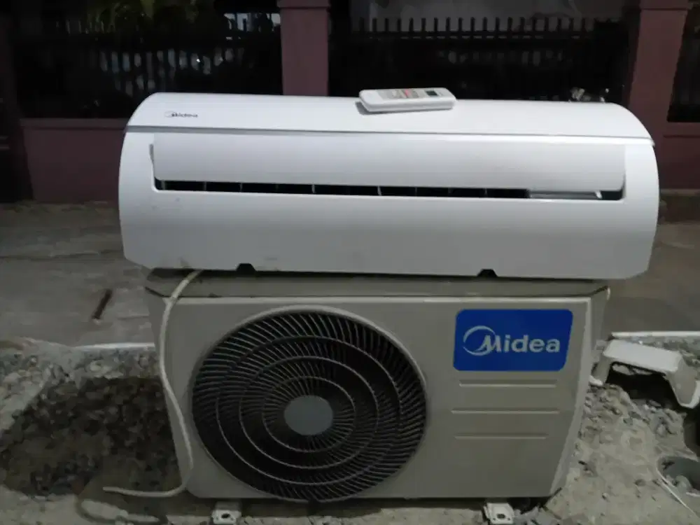 AC Midea ½PK R32