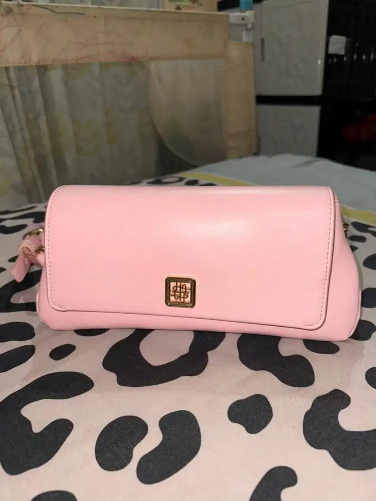 preloved hush puppies pilly shoulder bag