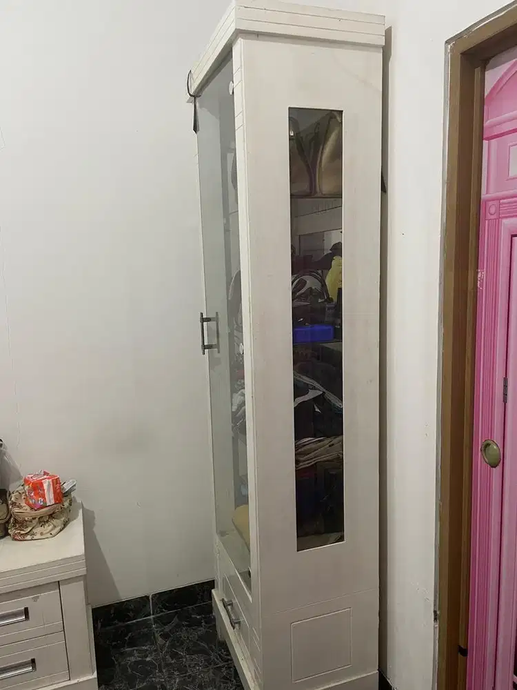 Jual lemari pajangan