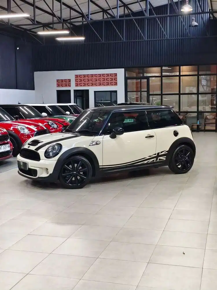 MINI Cooper R56 series 2014 | 1.600cc | KM 58rb | fun to drive