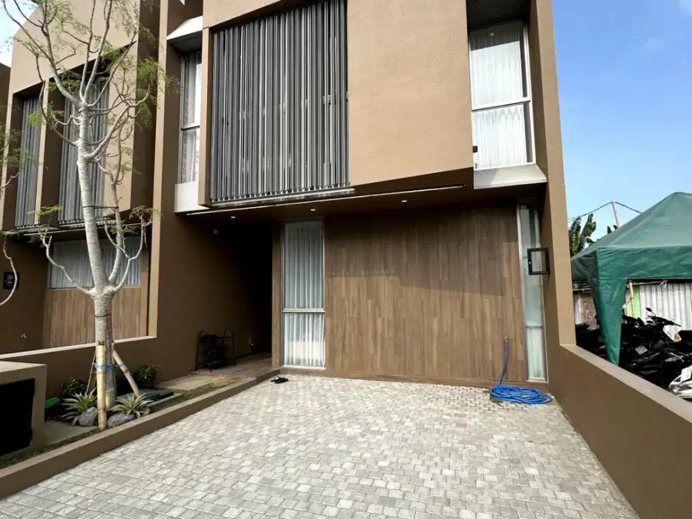 Rumah Baru Gress Premium Central Park Merr Surabaya Timur