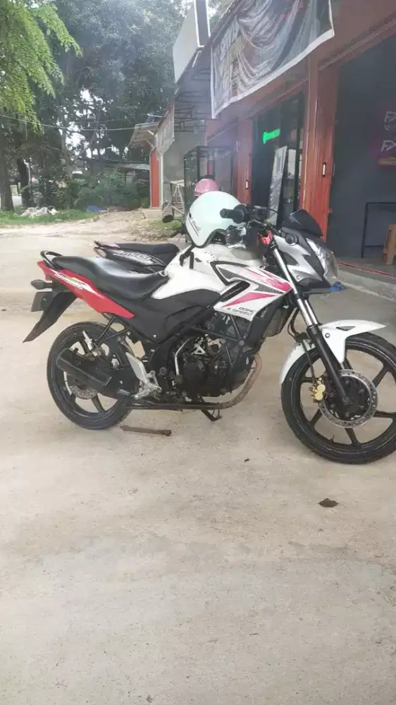 lagi butuh uang buat bantu orang tua