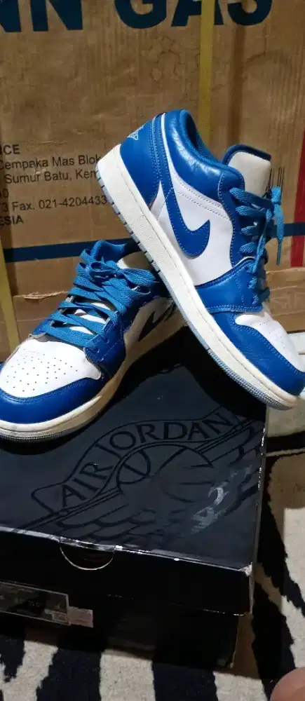 Sepatu Air Jordan 1 Low SE size 43
