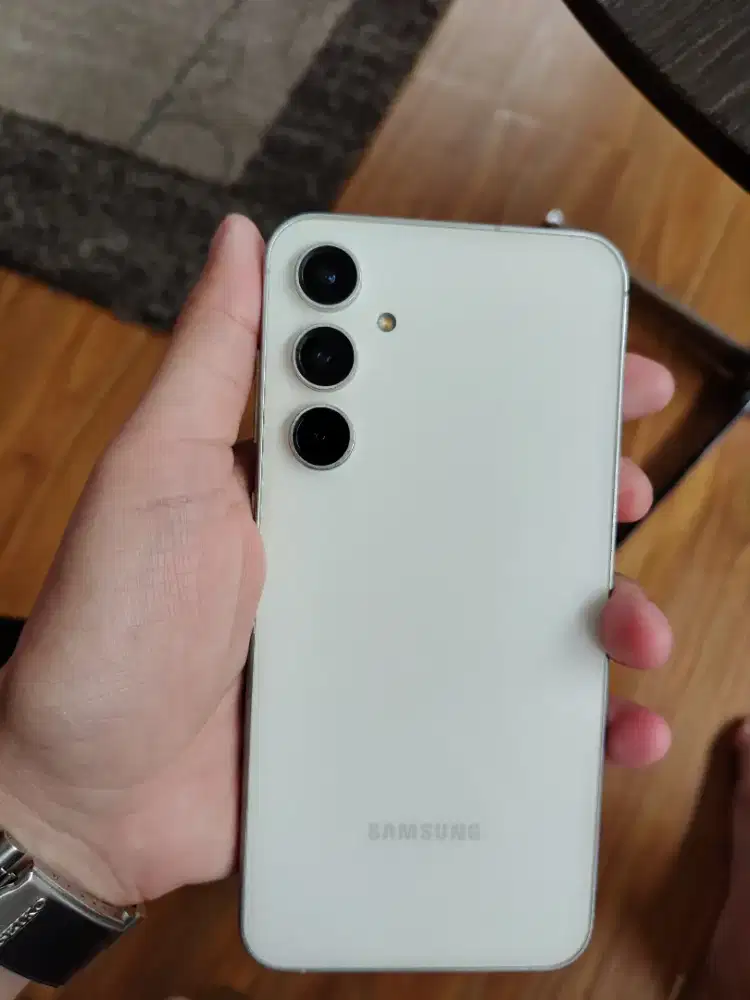 Samsung S23 FE 8/256 SEIN