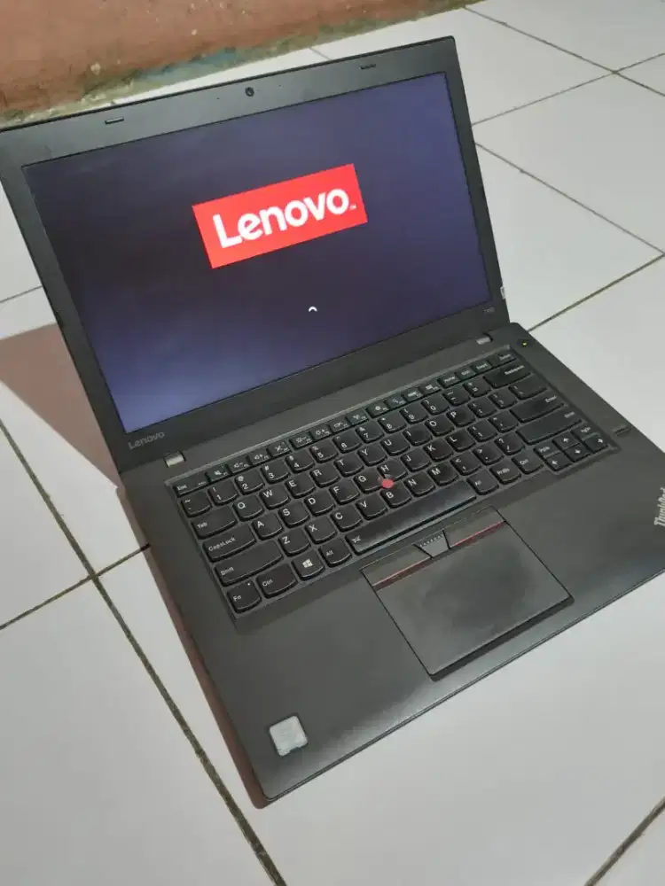 Lenovo Thinkpad T460

Intel Core i7-6300u
RAM 8gb
SSD 256gb