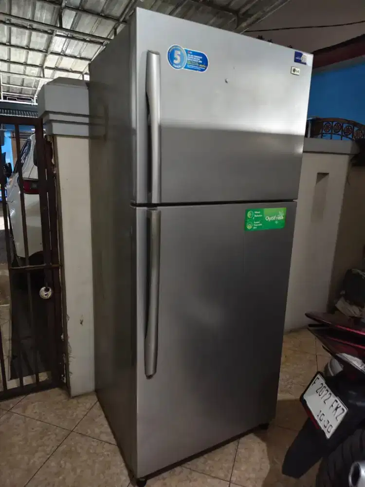 Di jual kulkas bekas merk LG