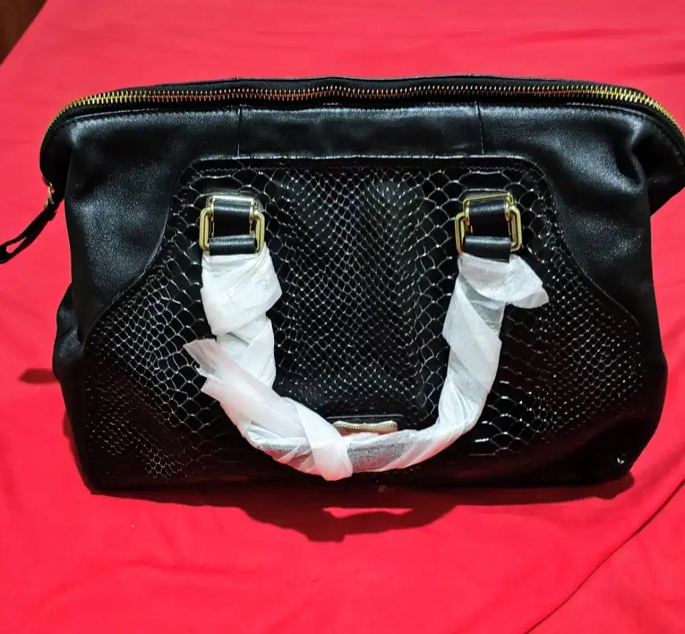 Tas kerja kulit asli