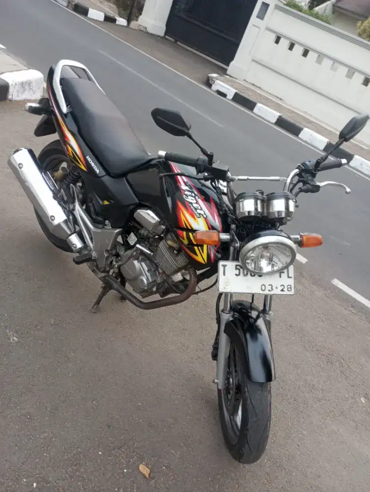 Honda Toger Black gambot