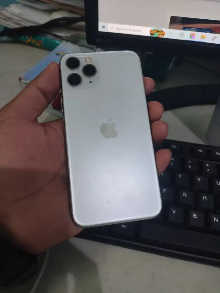 iphone 11 pro good condition