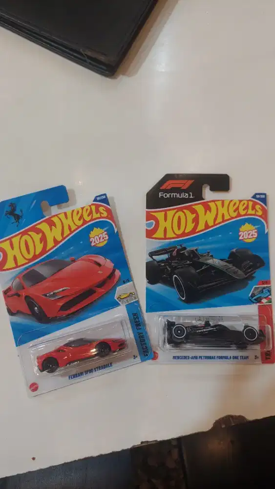 Hotwheels Ferrari SF90 & F1 AMG Mercedes Team