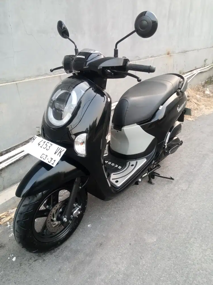 Honda Scoopy 2026 Hitam glossy