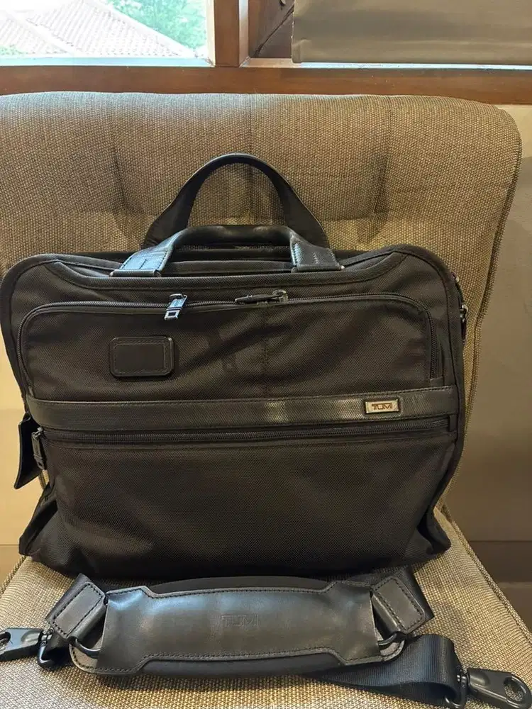 Tumi Alpha 2 Portfolio Briefcase ORIGINAL
