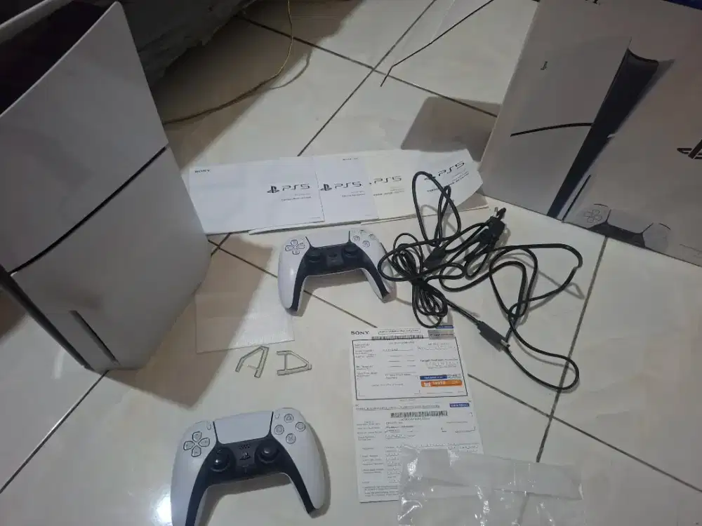 Dijual ps 5 disc slim ind ori, stik 2 ori 1TB