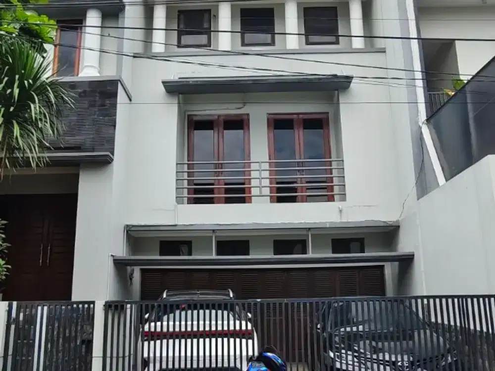 Rumah 3 Lantai Siap Huni di Kav Dki Meruya