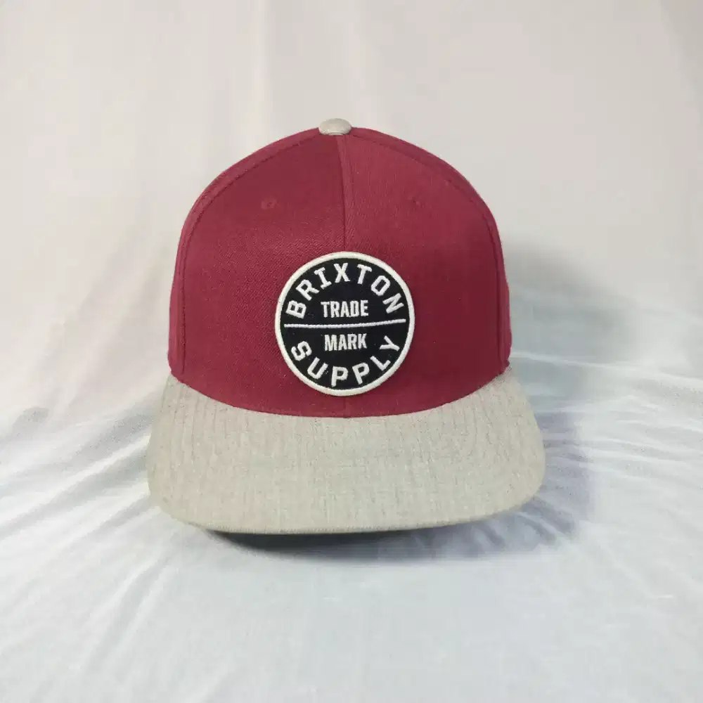 Topi Snapback Two Tone Oval Patch Brixton