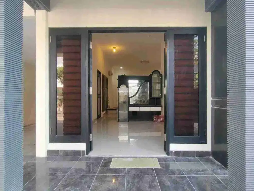 Sewa Rumah Dharmahusada Indah.  Dekat Galaxy Mall, Unair. Murah. Nego.